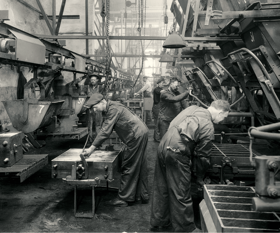 Historisk fabrikkmiljø som illustrerer håndverket bak Jøtul støpejernsovner