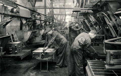 Arbeidere i Jøtul fabrikken i gamle dager