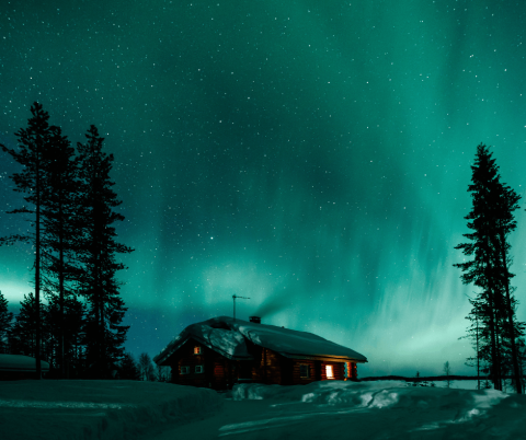 Lys i hyttevinduet – hjemmet er klart for den første kulda