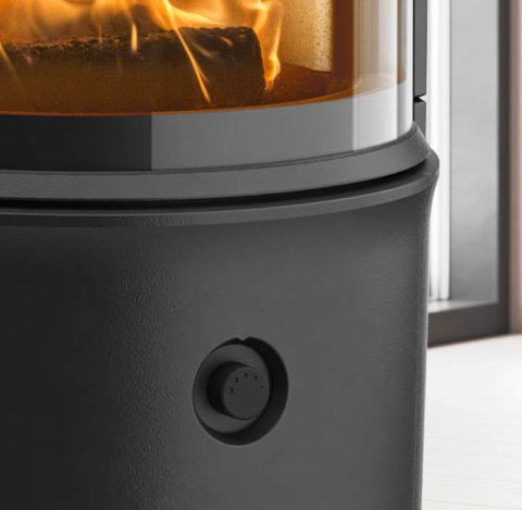 Detalj: luftkontrollknapp på sort vedovn Jøtul F 174 Zensoric